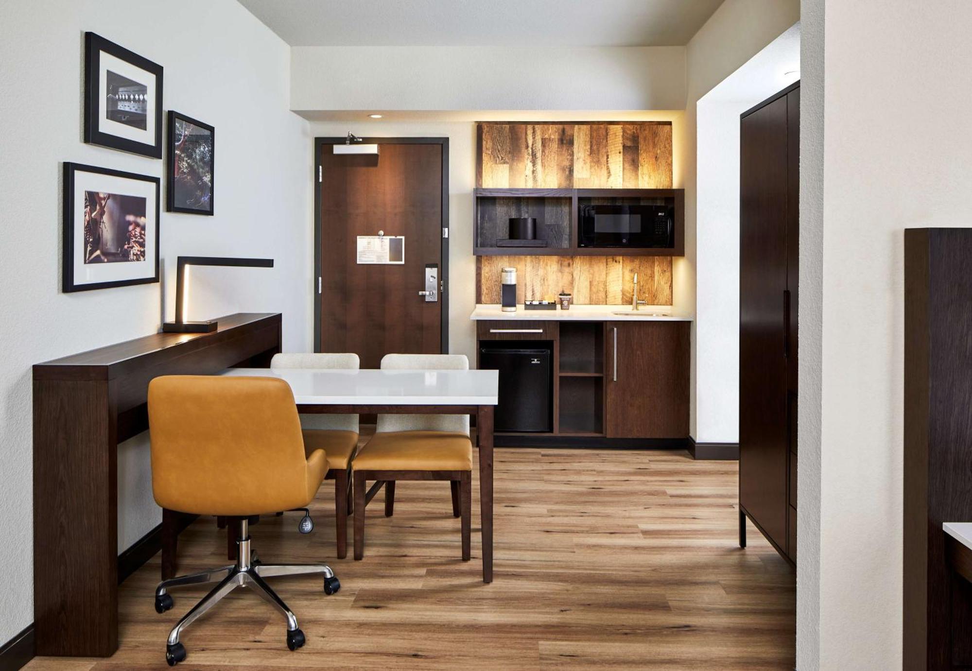 Embassy Suites By Hilton Nashville Downtown Exterior foto